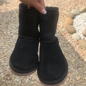 Black UGG girls size 1